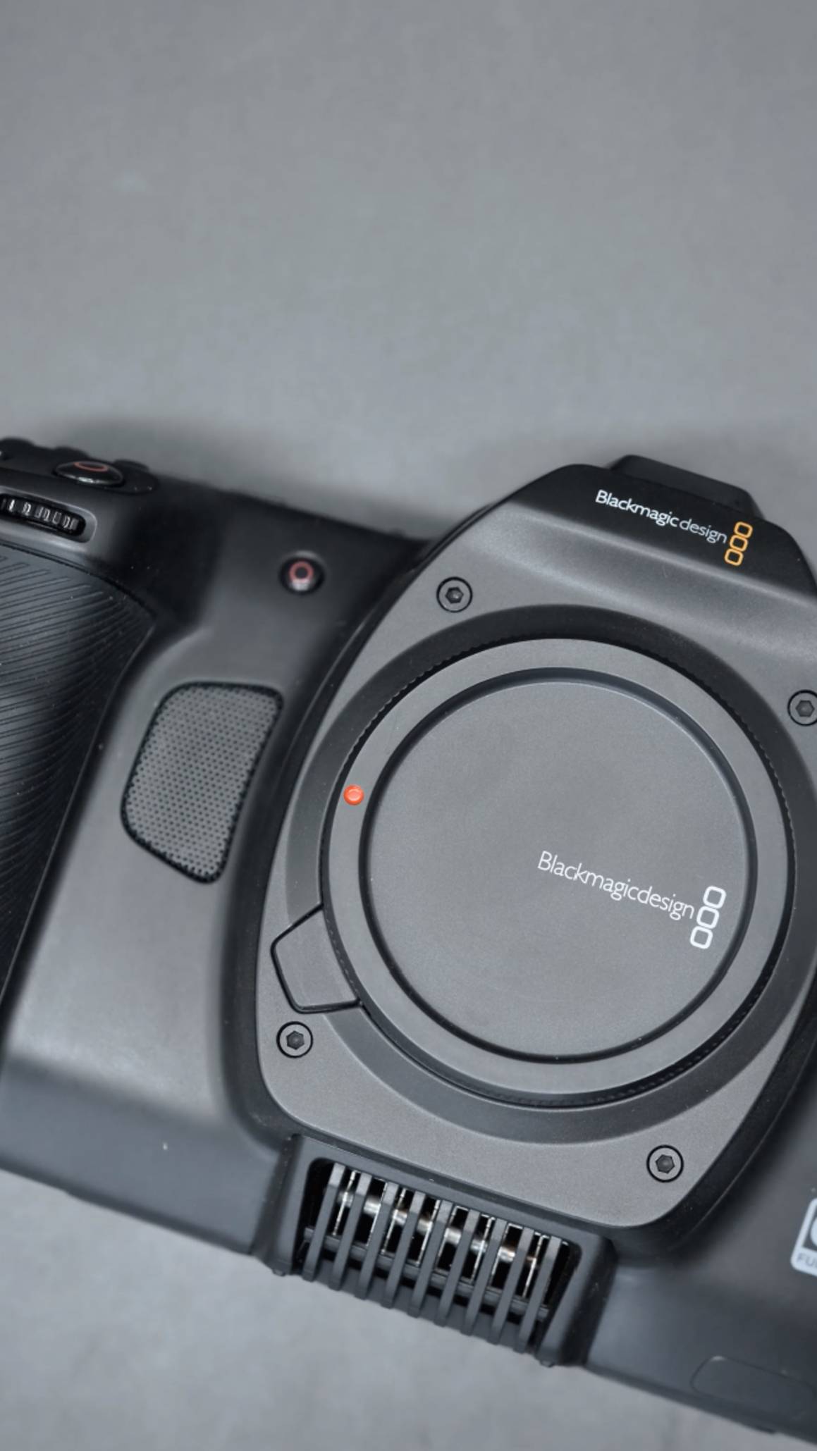 Blackmagic Cinema Camera 6K Full Frame в упаковке