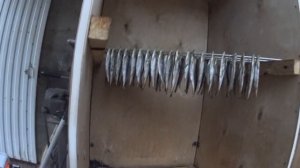 КОПЧЁНАЯ КИЛЬКА / ИЗ ВЯЛЕНОЙ СДЕЛАЛ КОПЧЁНУЮ