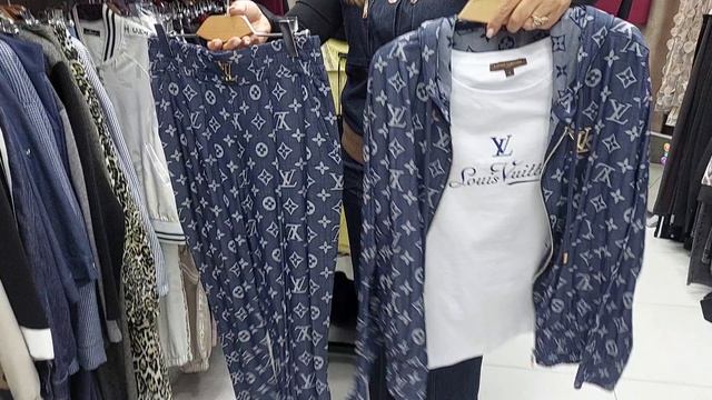 ТУРЕЦКАЯ ОДЕЖДА У ЛАДЫ КОСТЮМЫ БЛУЗКИ ВЕРХНЯЯ ОДЕЖДА ТОЛСТОВКИ БРЮКИ МОСКВА САДОВОД смотреть онлайн