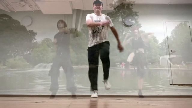 #shuffledance #industrialdance #dance SHUFFLE DANCE + INDIVIDUAL DANCE 🕺 Шаффл (Melbourne Shuffle)