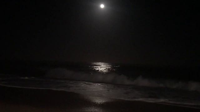 Full moon on the beach. Loop it and relax смотреть онлайн