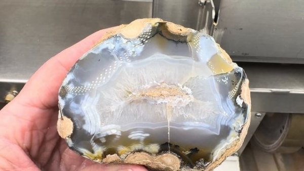 Face Polishing a Beautiful West Texas Agate