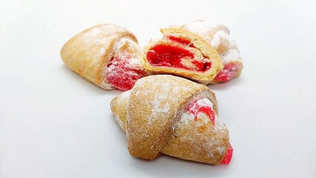 Рогалик с клубникой Прасковья