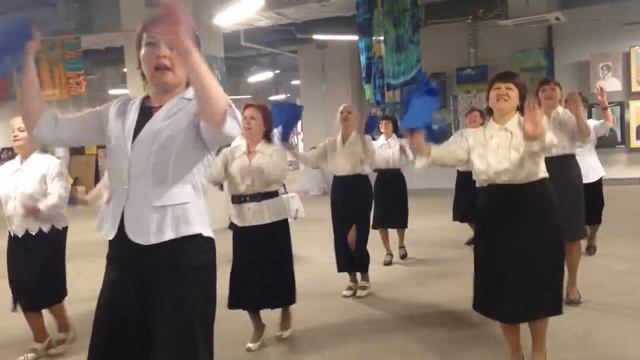 Бабушки танцуют 2
