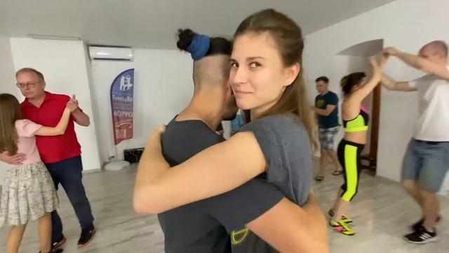 Потанцуйте Форро - современный парный танец смотреть онлайн