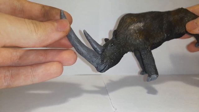Обзор на Шерстистого носорога из папье-маше и глины смотреть онлайн
