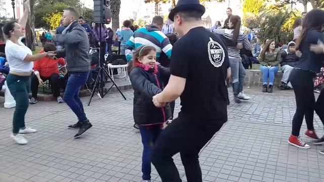 Adriano baila salsa смотреть онлайн