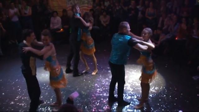 Шоу номер 99 на Arriba la Salsa 2013 смотреть онлайн