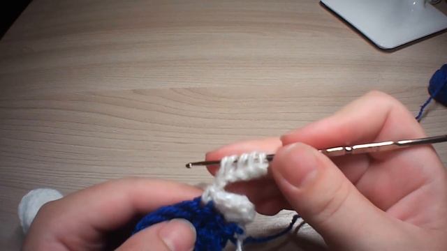 Обвязка края узором "Веерочки" крючком/Binding the edge with a " fan " pattern with a hook смотреть онлайн