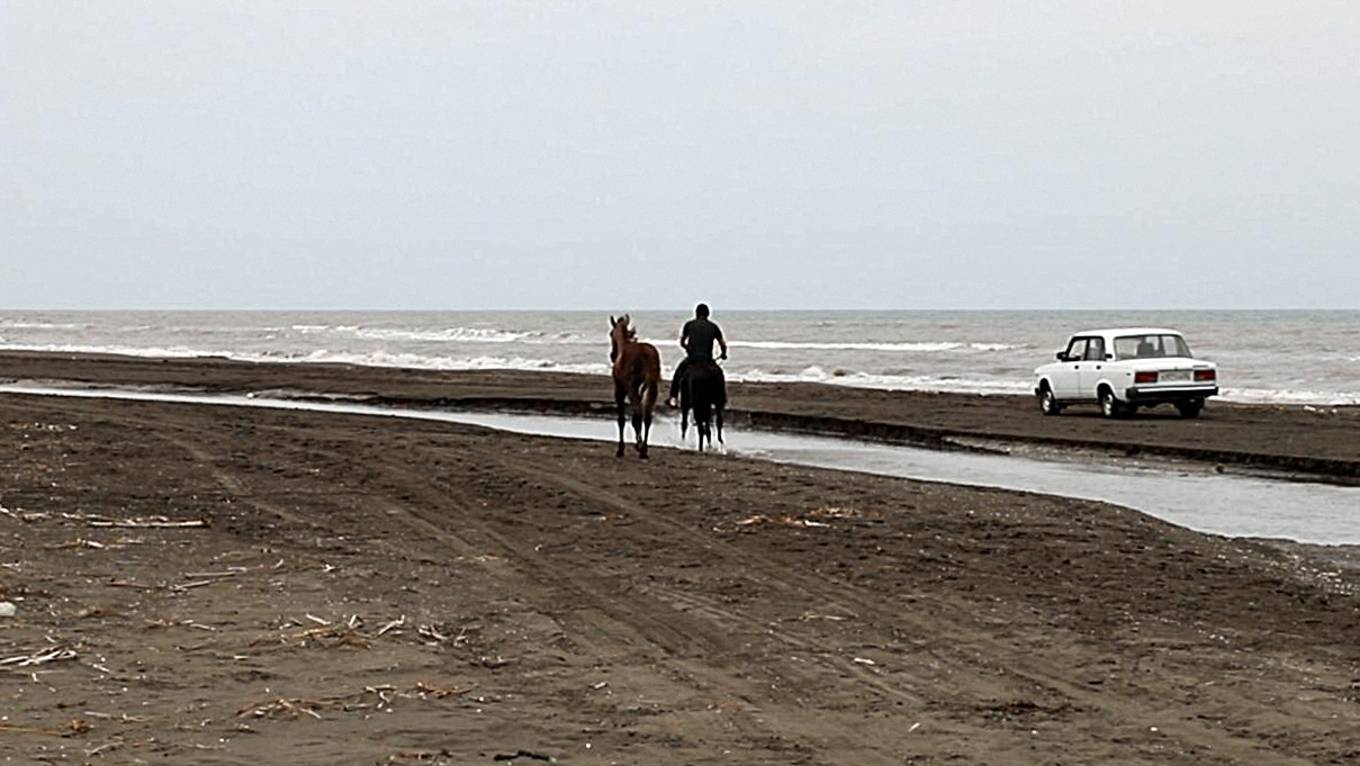 Путешествуем по Дагестану. Едем посмотреть, как выглядит самый южный пляж России. Поселок Приморский смотреть онлайн