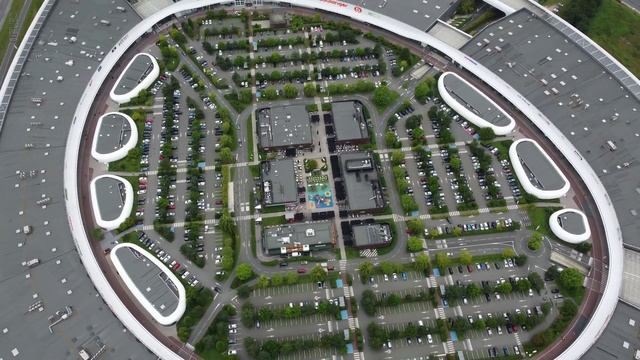 Apple Park vs Centre Commercial Angers Which is better? USA VS FRANCE Video 4K смотреть онлайн