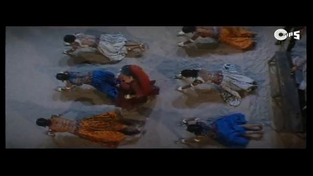 Lama Lama Ghunghat Kahe Ko Dal