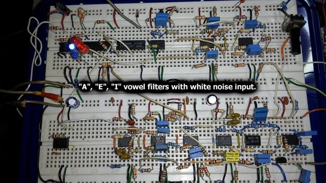 Vowel Formant Filter with MFB bandpass filters and CMOS selector смотреть онлайн