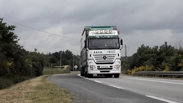 Mercedes-Benz Actros 1860 V8 SSCB à Châteaubriant смотреть онлайн