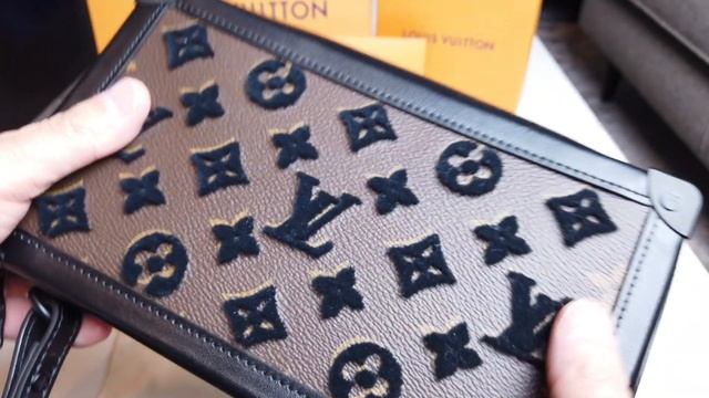 Louis Vuitton Mens Spring-Summer 2020: Rope Belt, Vegetal T-Shirt, Soft Trunk Clutch by Virgil Ablo смотреть онлайн