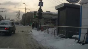 Тормоза! - Не тормозимся! - Тормоза! - Не тормозимся! - Реверс! - Нельзя, хвост оторвет!