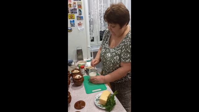 Картопля з грибами   у горшочках.