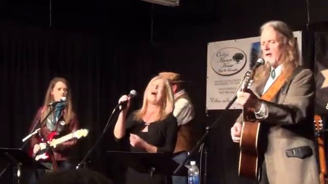 Adler & Hearne - Two songs from the Crossroads Music Company 8th Anniversary Concert смотреть онлайн