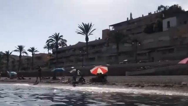 Море. Ныряем. Выглядываем медуз. смотреть онлайн