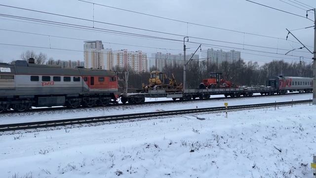 Тепловоз 2М62У с хозяйственным поездом (4К) смотреть онлайн