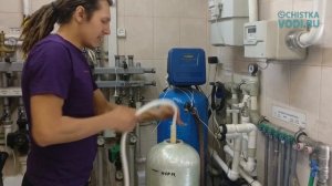 Как вставить обратно водоподъемную трубку?