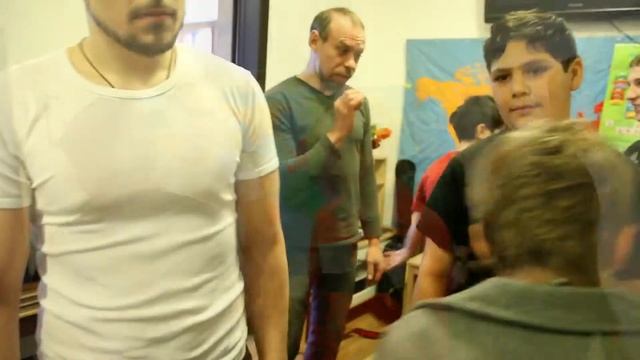 Жан Шоломицкий   остеопат, преподает в Seymour House