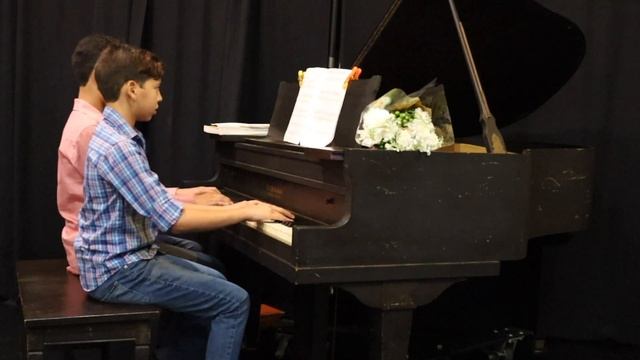 The Pink Panther Theme by Henry Mancini - Brothers Piano Duo смотреть онлайн