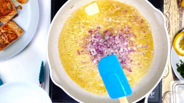 CREAMY SALMON WITH SPINACH AND LEMON SLICES | SALMON RECIPE смотреть онлайн