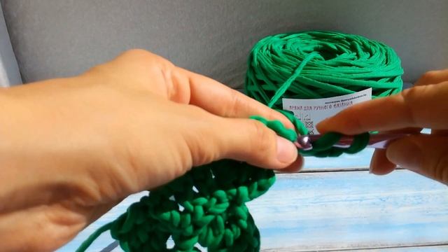 Прямоугольный рельефный коврик из трикотажной пряжи крючком смотреть онлайн