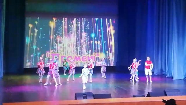 Весняночка. Отчётный концерт. Танец Промені смотреть онлайн