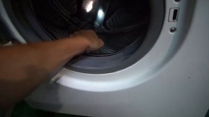 Как открыть дверцу на стиральной машине самсунг! Машинка с сюрпризом смотреть до конца!