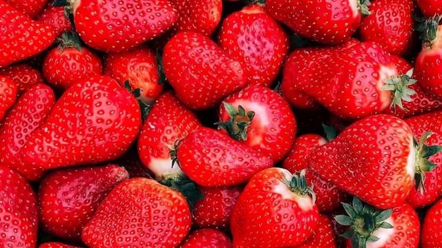 Құлпынайдың пайдасы. Тіс ағарту. Безеу. Холестеринді төмендету.