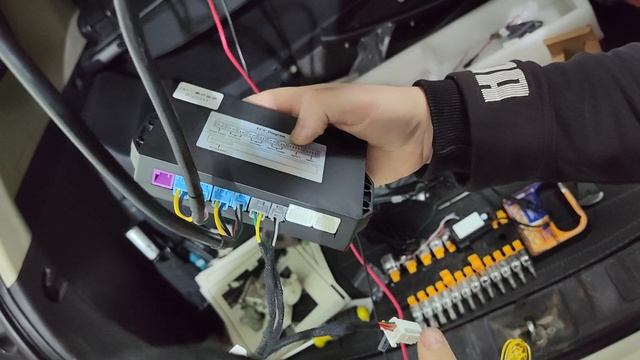 Сборка проводов в блок управления электропривода смотреть онлайн