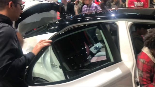 LA International Auto Show 2019 смотреть онлайн