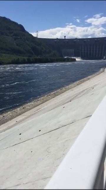 ГЭС, обводной канал. смотреть онлайн