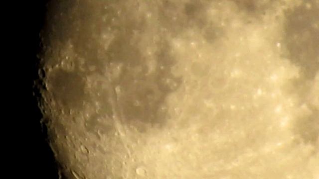 Смотрим на ЛУНУ с камры Canon 50x . Мега зум как телескоп . смотреть онлайн