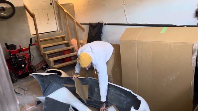 Unboxing an RWB 997 Porsche body kit! смотреть онлайн