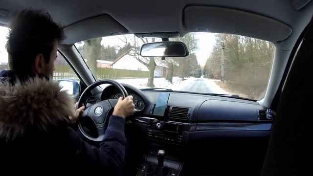 BMW 318Ci Snow Drifting OnBoard 2/2 смотреть онлайн