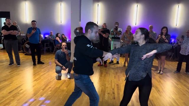 Adriano & Samantha (Démo de Salsa) à la Soirée Pura Latina le 30 novembre 2023 смотреть онлайн