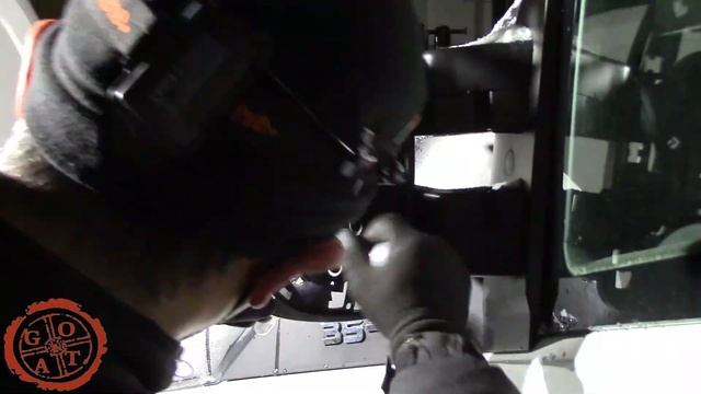 IVECO daily Replace side view mirror/Turn Signal/Glass(依维柯DAILY后视镜及转向灯更换) смотреть онлайн