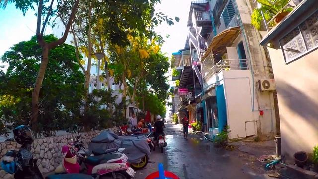 Pattaya Soi 6 / 1 - Songkran In The Ladyboy Soi