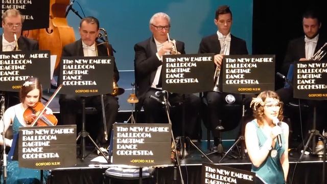 The New Empire Ballroom Ragtime Dance Orchestra. ALL I WAN'T FOR CHRISTMAS IS MY TWO FRONT TEETH. смотреть онлайн