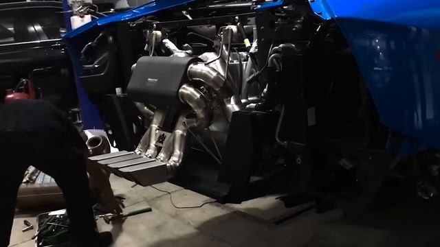 Close-Up Fitting An Aventador LP700-4 w/ Armytrix Titanium Exhaust & Reactions by "Thần Châu Auto" смотреть онлайн