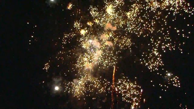 Свадебный Салют Футаж. Так даже на день города не стреляют! смотреть онлайн