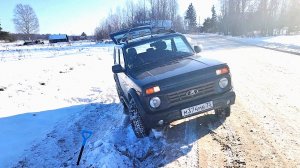 Нива БРОНТО. Слетел с дороги, выбираюсь из кювета.