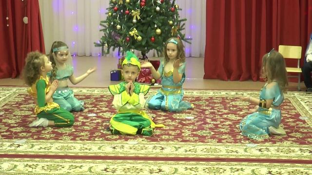 Новогодний утренник 5 группа Центр Расковой смотреть онлайн