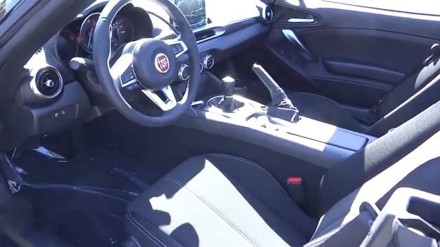 2018 FIAT 124 Spider Costa Mesa, Huntington Beach, Irvine, San Clemente, Santa Monica, CA SC18069 смотреть онлайн