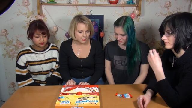 Crazy Challenge Chocolate Roulette (Kinder Happy Moments) | Otome No Timing