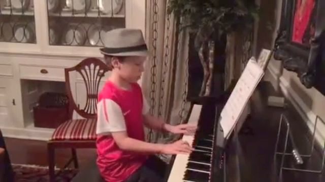 Fedora Twins: Funky bells take on a classic song.... смотреть онлайн