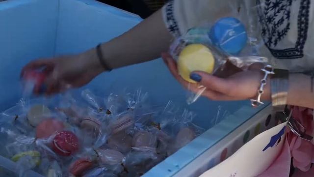 Fourth Of July Parade Sitka 2018 - Selling Macarons